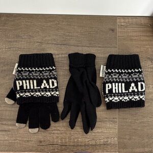 Black and White Knit Gloves Set